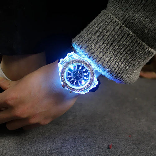 Relógio de Pulso de Silicone com Luz LED e Strass – Unissex (Adultos e Crianças) – Estilo Fashion